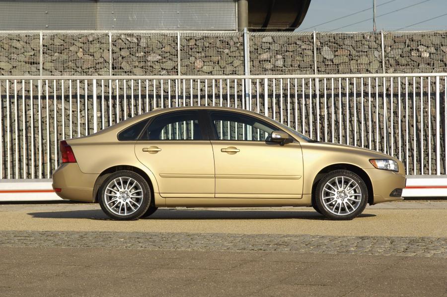  Volvo S40 2008 года  (фото 78 из 105)